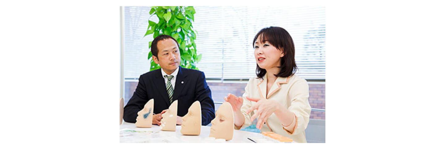 部分用ファンデーションのつけ方 | アピアランスケア③ メーキャップで元気になれる? | HER2陽性乳がん | 乳がん.jp